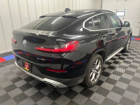 Used 2025 BMW X4 xDrive30i AWD/4WD image 3