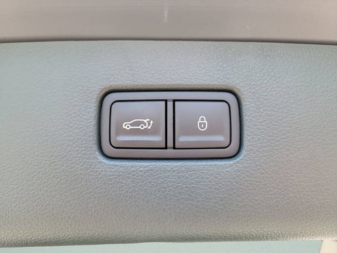 Used 2025 Genesis GV80 2.5T Advanced AWD/4WD image 11