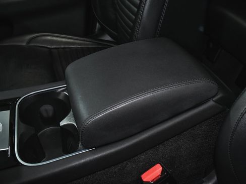 Used 2023 Land Rover Discovery Sport SE image 43