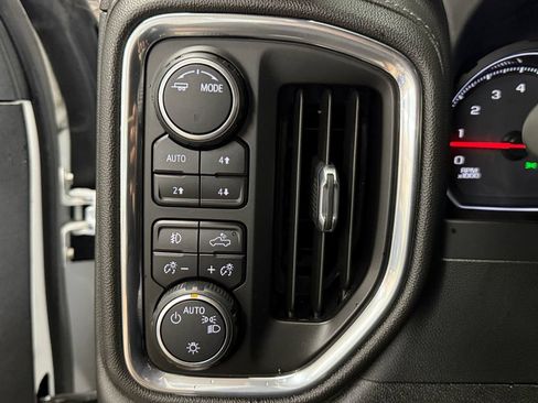 Used 2022 Chevrolet Silverado 1500 LT Trail Boss w/ Convenience Package II AWD/4WD image 21