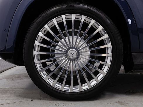 Used 2024 Mercedes-Benz Maybach GLS 600 4MATIC image 39