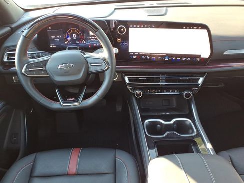 Used 2024 Chevrolet Traverse RS FWD image 12