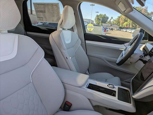 New 2025 Volvo EX90 Ultra image 14