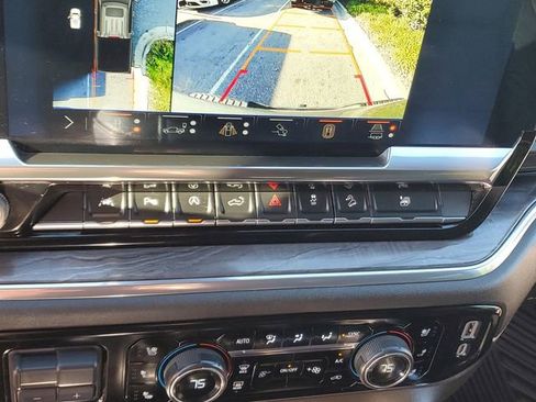 Used 2024 Chevrolet Silverado 1500 LTZ w/ Technology Package AWD/4WD image 23