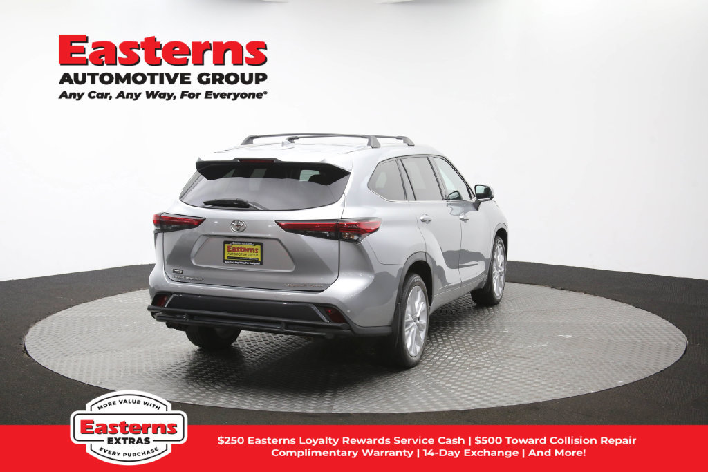 Used 2021 Toyota Highlander Limited AWD/4WD image 45