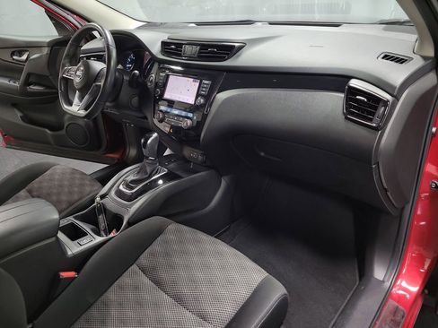 Used 2019 Nissan Rogue Sport SV w/ Technology Package AWD/4WD image 24