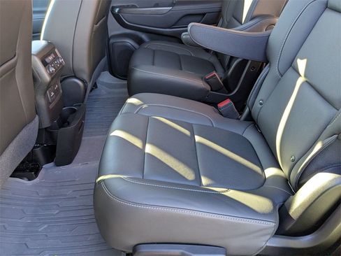 Certified 2023 GMC Acadia SLT w/ Elevation Edition image 29