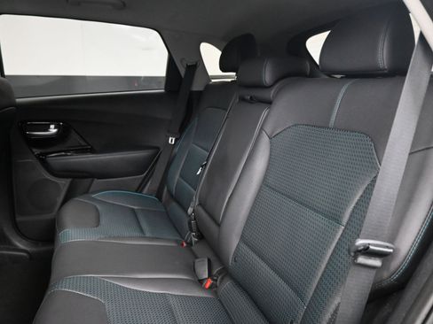 Used 2022 Kia Niro EX Premium image 18