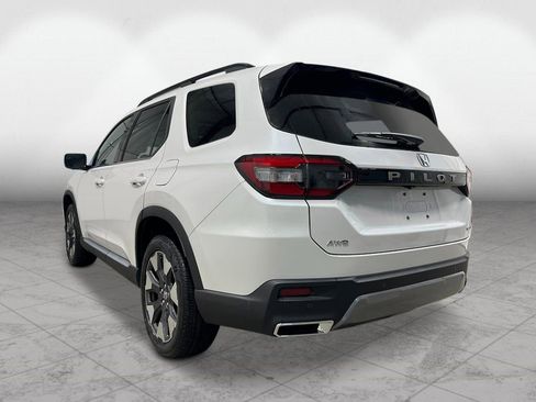 New 2026 Honda Pilot Touring image 3