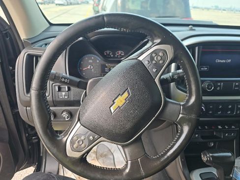 Used 2019 Chevrolet Colorado ZR2 w/ ZR2 Midnight Special Edition AWD/4WD image 10