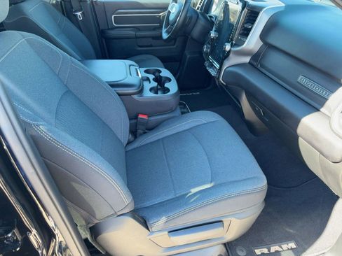 Used 2024 RAM 2500 Big Horn w/ Sport Appearance Package image 30