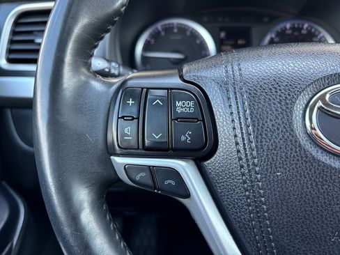 Used 2019 Toyota Highlander AWD V6 image 20