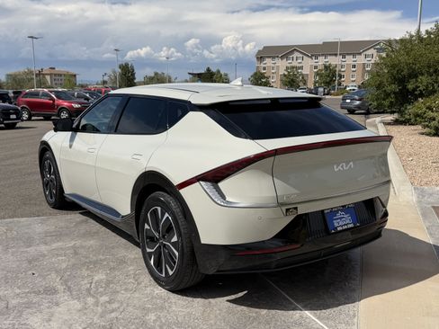 Used 2024 Kia EV6 Wind w/ Wind Technology Package AWD/4WD image 4