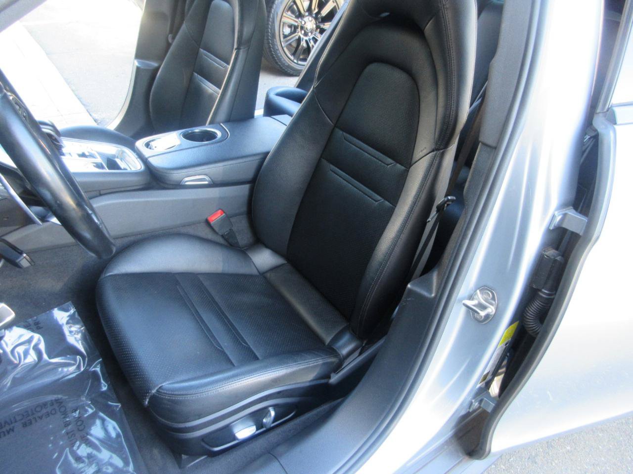 Used 2019 Porsche Panamera RWD image 8