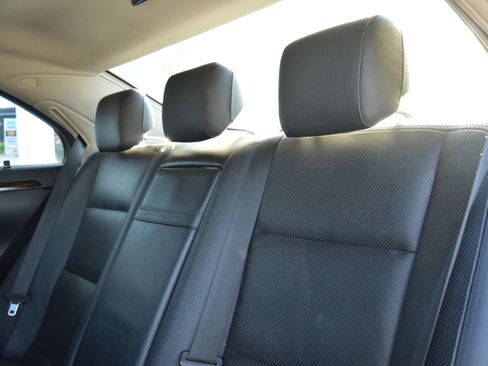 Used 2010 Mercedes-Benz S 550 S 550 4MATIC Sedan 4D image 15