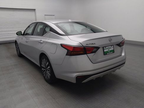 Used 2024 Nissan Altima 2.5 SV image 5