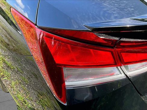 Used 2025 Hyundai Elantra Sport FWD image 29