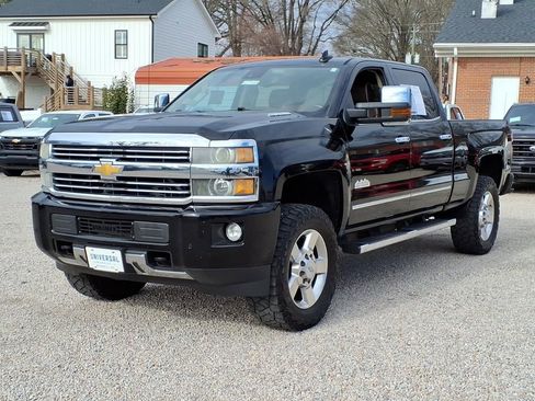Used 2016 Chevrolet Silverado 2500 High Country w/ Duramax Plus Package image 3