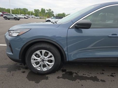 Used 2023 Ford Escape Active w/ Cold Weather Package FWD image 17