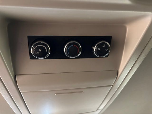 Used 2011 Dodge Grand Caravan Crew FWD image 30