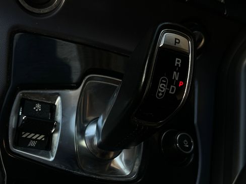 Used 2019 Jaguar F-TYPE Convertible image 36