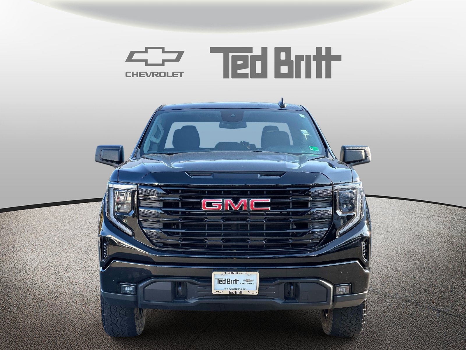 Used 2023 GMC Sierra 1500 Elevation AWD/4WD image 2