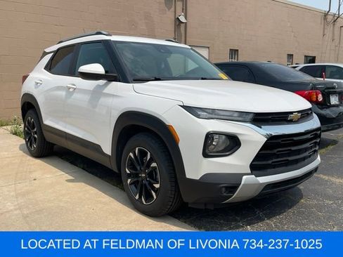 Used 2022 Chevrolet TrailBlazer LT w/ Convenience Package FWD image 4