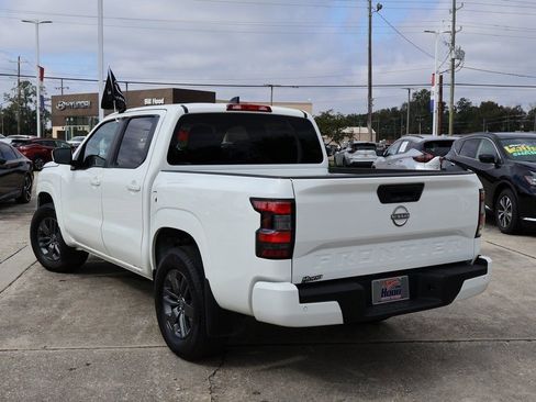 Certified 2025 Nissan Frontier SV image 2