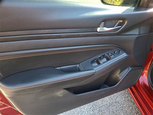 Used 2019 Nissan Altima 2.5 SR w/ SR Premium Package image 12