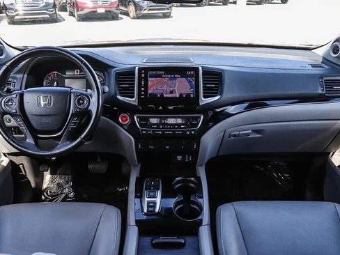 Used 2017 Honda Pilot Touring image 13