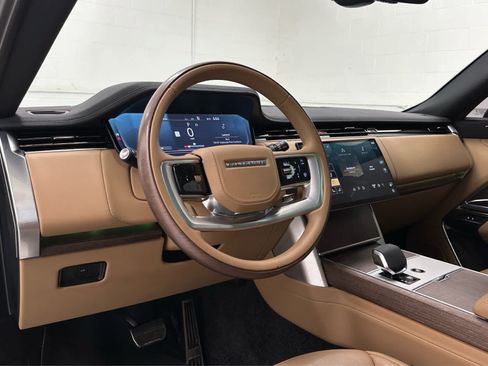 Used 2024 Land Rover Range Rover SE AWD/4WD image 10