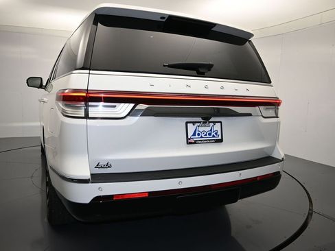 Used 2024 Lincoln Navigator Reserve AWD/4WD image 25