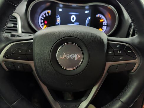 Used 2019 Jeep Grand Cherokee Altitude image 9