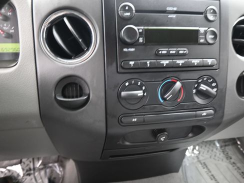 Used 2005 Ford F150 XLT RWD image 14