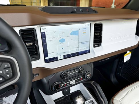 Used 2024 Ford Bronco Outer Banks image 35