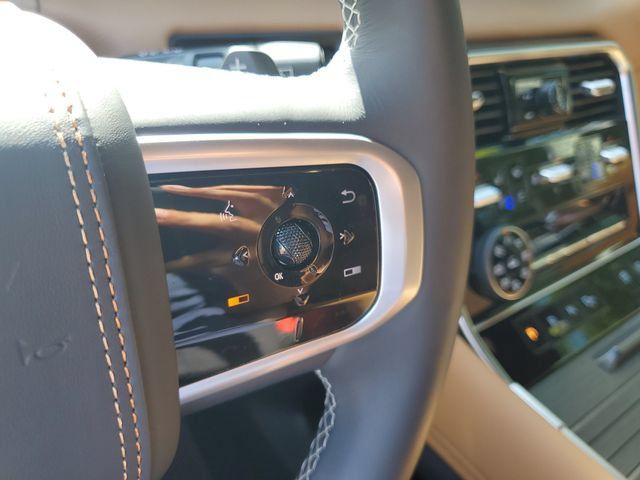 Used 2025 Nissan Armada Platinum Reserve AWD/4WD image 18
