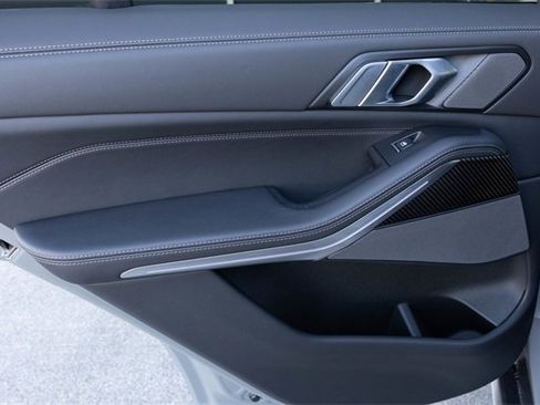 Certified 2025 BMW X5 xDrive40i w/ Parking Assistance Package image 16