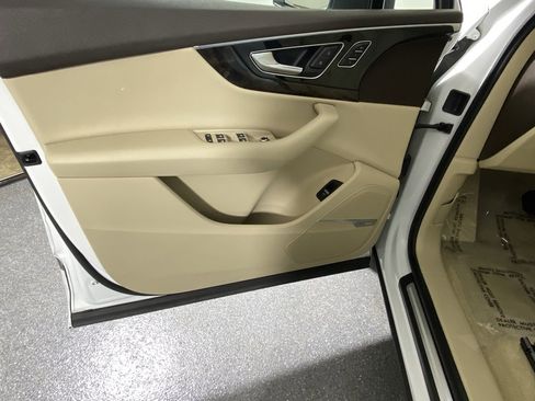 Used 2018 Audi Q7 3.0T Premium Plus w/ Premium Plus Package image 9