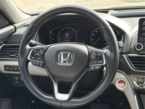 Used 2018 Honda Accord Touring image 12