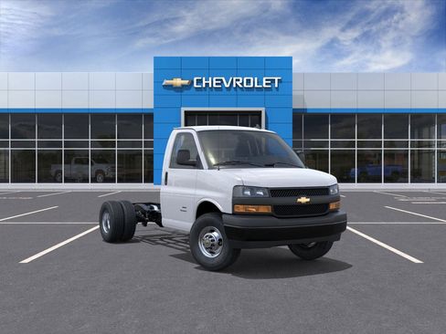 New 2025 Chevrolet Express 3500 image 33