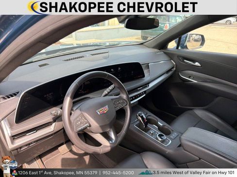 Used 2024 Cadillac XT4 Premium Luxury AWD/4WD image 5