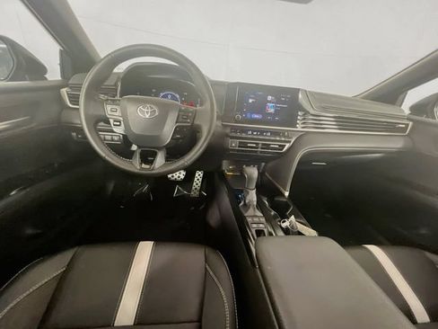 Used 2025 Toyota Camry SE w/ Convenience Package FWD image 19