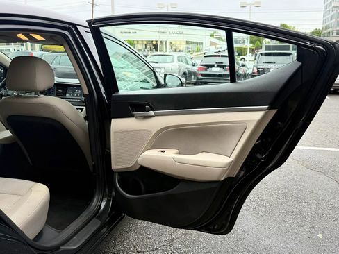 Used 2019 Hyundai Elantra SEL FWD image 27
