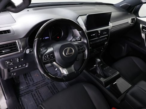 Used 2023 Lexus GX 460 Premium w/ Accessory Package AWD/4WD image 24