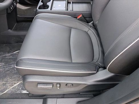 New 2026 Honda Odyssey Touring image 4