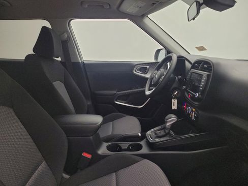 Used 2023 Kia Soul LX w/ LX Technology Package image 21