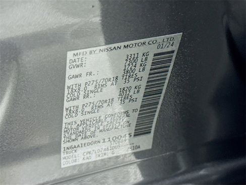 Used 2024 Nissan Titan PRO-4X image 35