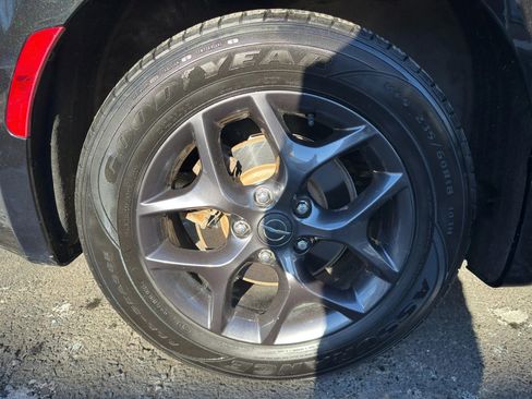 Used 2019 Chrysler Pacifica Touring-L w/ S Appearance Package image 10