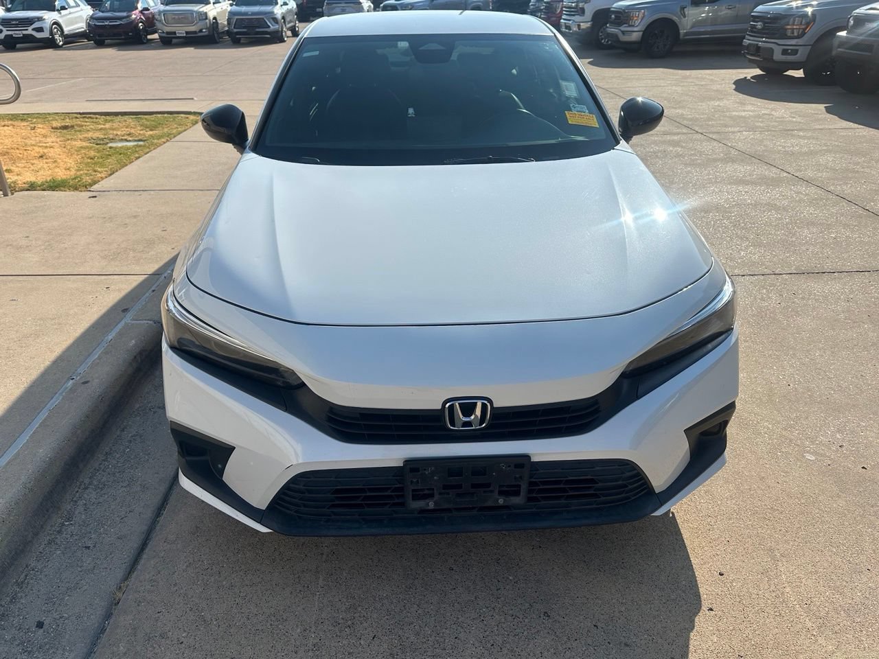 Used 2023 Honda Civic Sport image 2