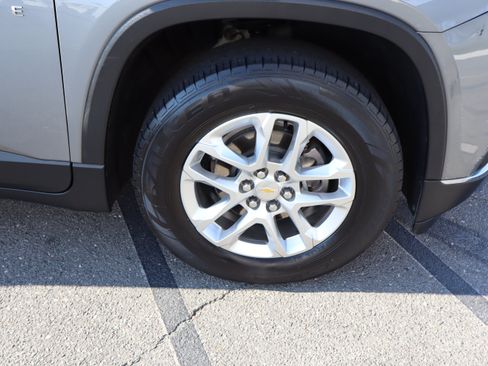 Used 2019 Chevrolet Traverse LT FWD image 39